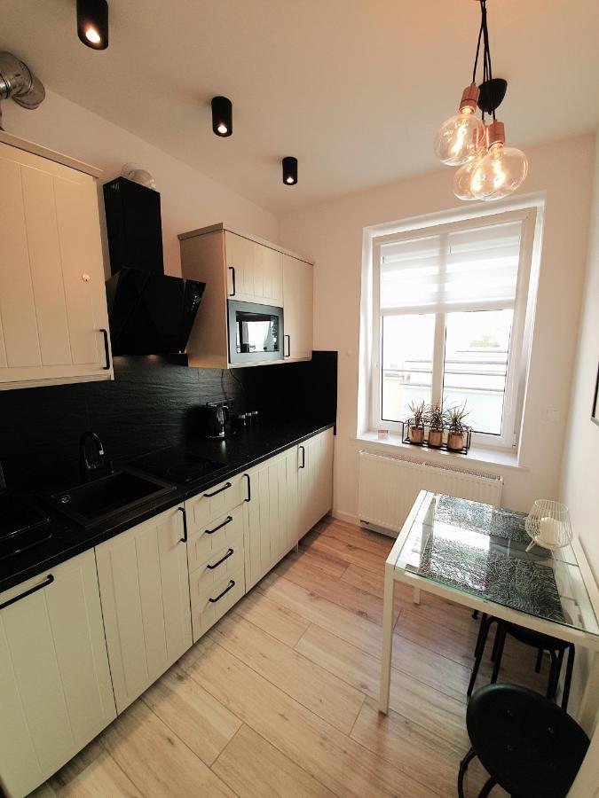Apartament Przy Starowce - Zoni ブンツラウ エクステリア 写真